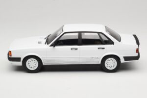 Audi 80 B2 GTE Vit MCG 1:18 MCG18527 Metall — bild 3 av 6