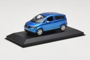 Audi A2 Light Blue Metallic Minichamps 1:43 AUDI007 Metall — bild 2 av 4