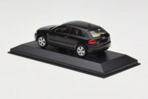 Audi A3 8P Black Metallic Minichamps 1:43 12000 Metall — bild 3 av 4