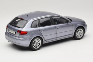 Audi A3 8P Sportback Light Blue Metallic Kyosho 1:18 5010403025 Metall — bild 3 av 8