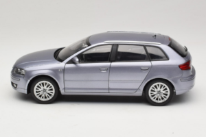 Audi A3 8P Sportback Light Blue Metallic Kyosho 1:18 5010403025 Metall — bild 4 av 8