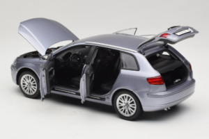 Audi A3 8P Sportback Light Blue Metallic Kyosho 1:18 5010403025 Metall — bild 5 av 8