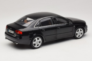 Audi A4 B6 3.2 Quattro Svart Minichamps 1:18 5010404125 Metall — bild 3 av 8