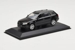 Audi A4 B7 Avant Svart Minichamps 1:43 AUDI008 Metall — bild 2 av 3