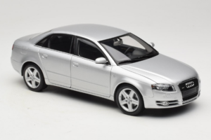 Audi A4 B7 Silver Minichamps 1:18 100014402 Metall — bild 6 av 8