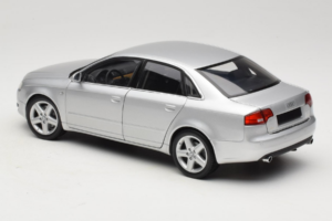 Audi A4 B7 Silver Minichamps 1:18 100014402 Metall — bild 7 av 8