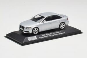 Audi A4 B8 3.2 Quattro Ice Silver Minichamps 1:43 5010704113 Metall — bild 2 av 4