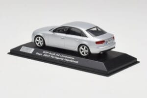 Audi A4 B8 3.2 Quattro Ice Silver Minichamps 1:43 5010704113 Metall — bild 3 av 4