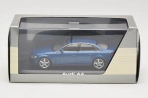 Audi A4 B8 3.2 Quattro Aruba Blue Minichamps 1:43 5010704123 Metall — bild 4 av 4