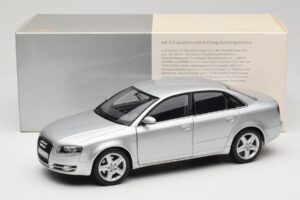 Audi A4 B8 3.2 Quattro Silver Minichamps 1:18 5010404115 Metall — bild 8 av 8