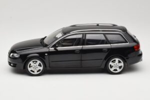Audi A4 B8 Avant 3.2 Quattro Svart Minichamps 1:18 5010404225 Metall — bild 4 av 8