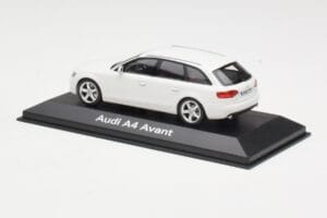 Audi A4 B8 Avant Ibis White Minichamps 1:43 5010804213 Metall — bild 3 av 4