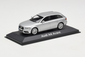 Audi A4 B8 Avant Ice Silver Minichamps 1:43 5011204213-R1 Metall — bild 2 av 4