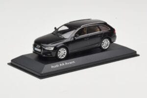 Audi A4 B8 Avant Phantom Black Minichamps 1:43 5011204223 Metall — bild 2 av 4