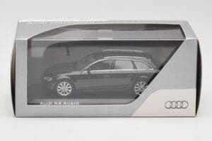 Audi A4 B8 Avant Phantom Black Minichamps 1:43 5011204223 Metall — bild 4 av 4