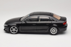 Audi A4L B8 Svart Paudi 1:18 AUDI012 Metall — bild 4 av 8