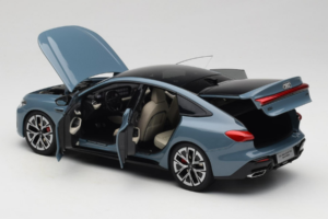 Audi A5L Sportback Gråblå OEM 1:18 ZAM60004B Metall — bild 5 av 8