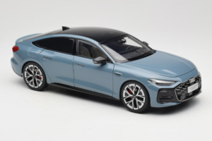 Audi A5L Sportback Gråblå OEM 1:18 ZAM60004B Metall — bild 6 av 8