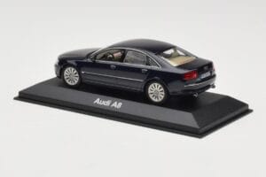 Audi A8 D3 Blue Metallic Light Interior Minichamps 1:43 20000001386003 Metall — bild 3 av 4