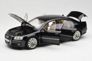 Audi A8 D3 W12 Svart Kyosho 1:18 09212BK Metall — bild 2 av 8
