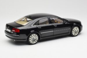 Audi A8 D3 W12 Svart Kyosho 1:18 09212BK Metall — bild 3 av 8