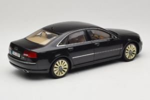 Audi A8 D3 W12 Svart Kyosho 1:18 5010508135 Metall — bild 3 av 8