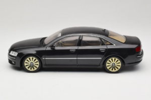 Audi A8 D3 W12 Svart Kyosho 1:18 5010508135 Metall — bild 4 av 8