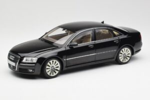 Audi A8 D3 W12 Svart Kyosho 1:18 09212BK Metall