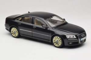 Audi A8 D3 W12 Svart Kyosho 1:18 5010508135 Metall — bild 6 av 8