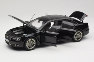 Audi A8L D3 W12 Phantom Black Kyosho 1:18 5011008125 Metall — bild 2 av 8