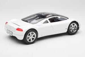Audi Avus Quattro Alpine White Revell 1:18 08913 Metall — bild 3 av 8