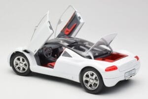 Audi Avus Quattro Alpine White Revell 1:18 08913 Metall — bild 5 av 8