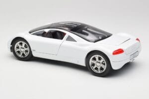 Audi Avus Quattro Alpine White Revell 1:18 08913 Metall — bild 7 av 8