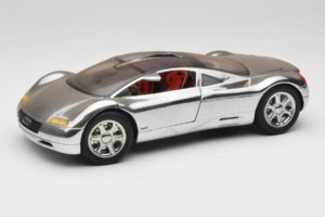 Audi Avus Quattro Chrome Silver Revell 1:18 08913-C1 Metall