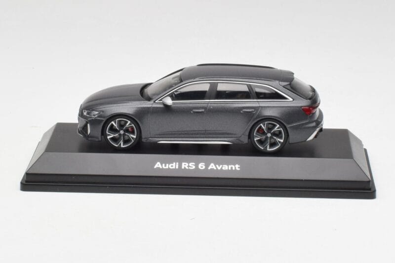 Audi RS6 C8 Avant Grå Metallic Minichamps 1:43 5012016231 Metall