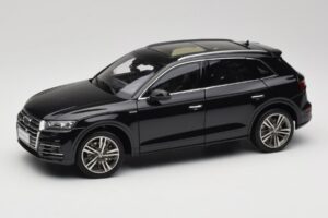Audi Q5L FY Svart Paudi Model 1:18 26732 Metall