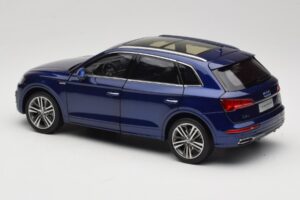 Audi Q5L FY Blå Paudi Model 1:18 33729 Metall — bild 7 av 8