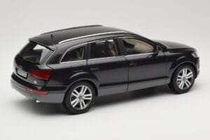 Audi Q7 4L Lava Grey Minichamps 1:18 5010507625 Metall — bild 3 av 8