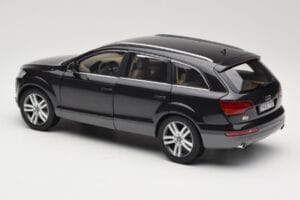 Audi Q7 4L Lava Grey Minichamps 1:18 5010507625 Metall — bild 7 av 8