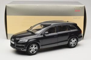 Audi Q7 4L Lava Grey Minichamps 1:18 5010507625 Metall — bild 8 av 8