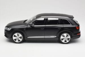 Audi Q7 4M Matt Svart Minichamps 1:18 110014001 Metall — bild 4 av 8