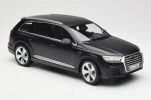 Audi Q7 4M Matt Svart Minichamps 1:18 110014001 Metall — bild 6 av 8