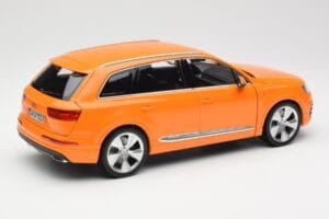 Audi Q7 4M Orange Metallic Minichamps 1:18 110014004 Metall — bild 3 av 8