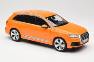 Audi Q7 4M Orange Metallic Minichamps 1:18 110014004 Metall — bild 6 av 8
