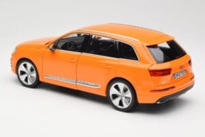 Audi Q7 4M Orange Metallic Minichamps 1:18 110014004 Metall — bild 7 av 8
