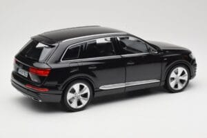 Audi Q7 4M Orca Black Minichamps 1:18 5011407625 Metall — bild 3 av 8