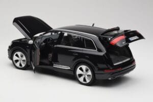 Audi Q7 4M Orca Black Minichamps 1:18 5011407625 Metall — bild 5 av 8