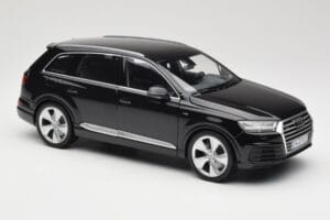 Audi Q7 4M Orca Black Minichamps 1:18 5011407625 Metall — bild 6 av 8