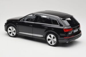 Audi Q7 4M Orca Black Minichamps 1:18 5011407625 Metall — bild 7 av 8