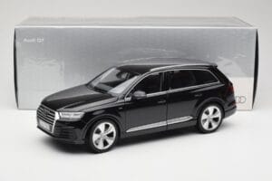 Audi Q7 4M Orca Black Minichamps 1:18 5011407625 Metall — bild 8 av 8